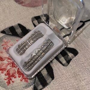 Hip hop ICED OUT
DIAMOND GRILLZ‎